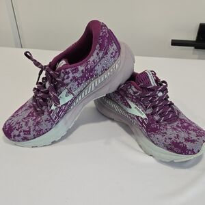Brooks Purple Athletic Shoes